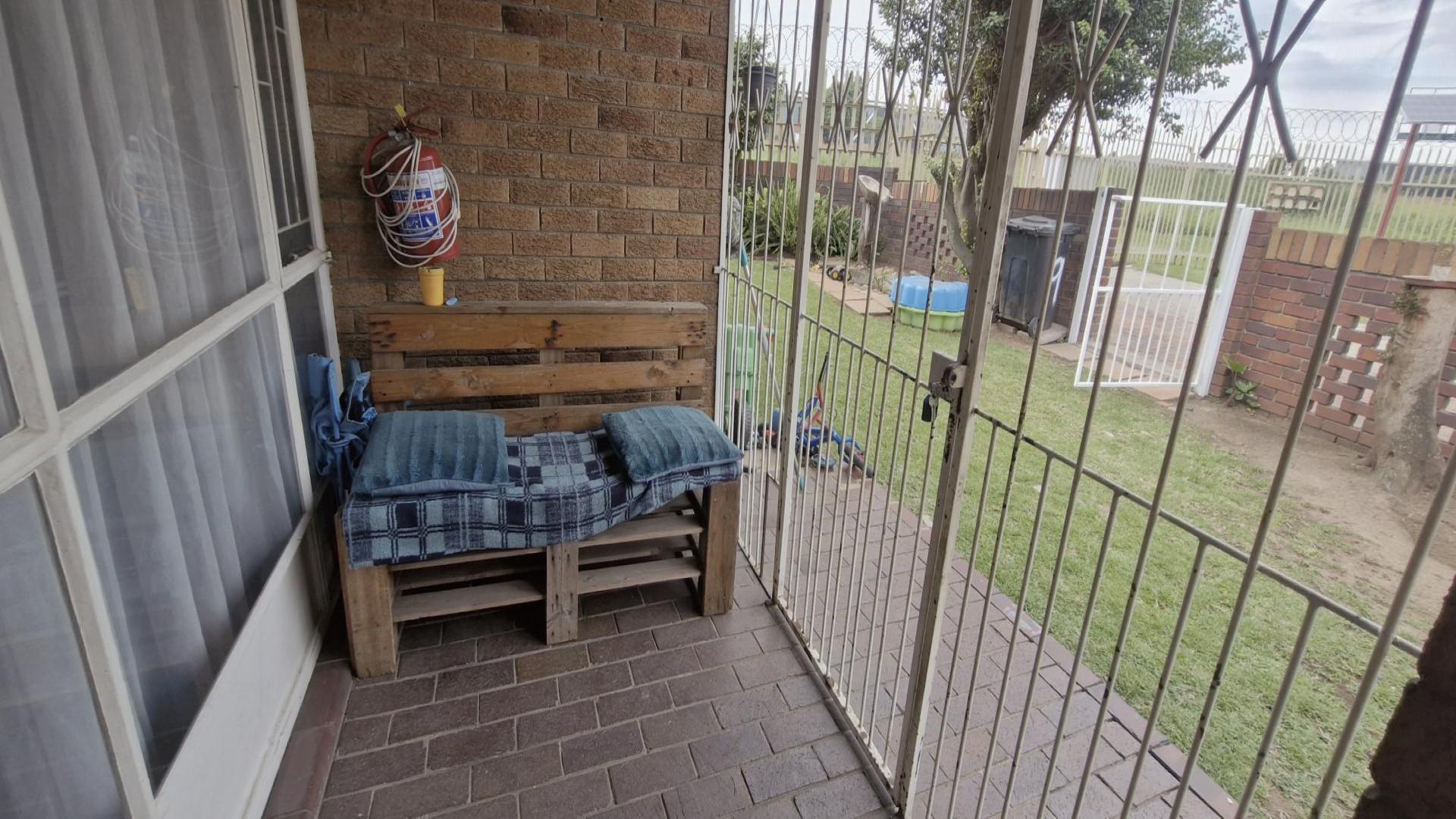 Patio of property in Barvallen