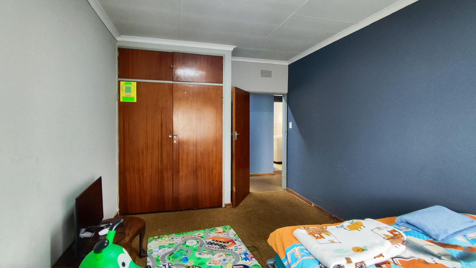 Bed Room 2 - 17 square meters of property in Barvallen