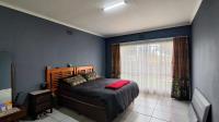 Main Bedroom - 22 square meters of property in Barvallen