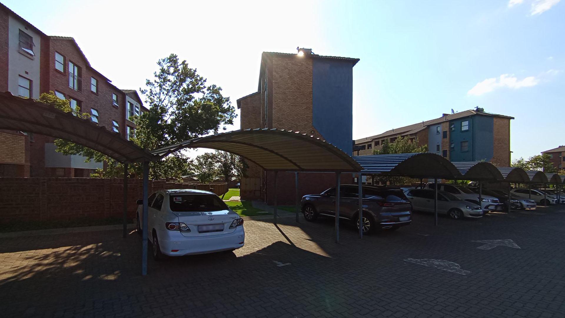 Front View of property in Montana Tuine