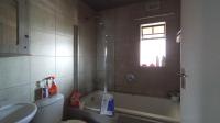 Bathroom 1 - 5 square meters of property in Montana Tuine