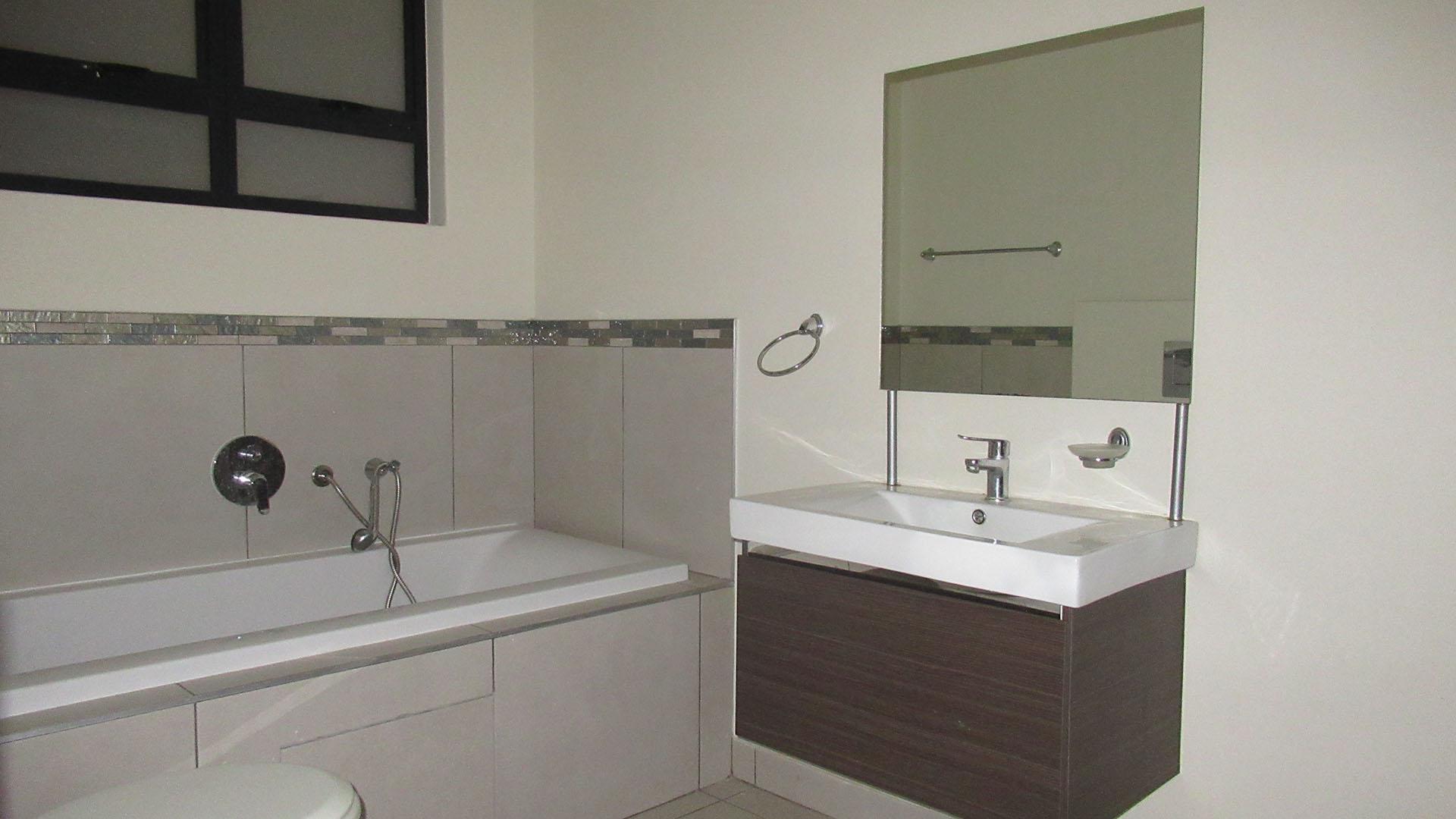 Bathroom 1 - 7 square meters of property in Kensington - JHB