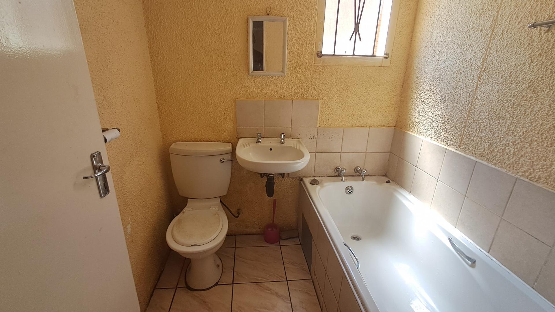 Bathroom 1 of property in Evaton West