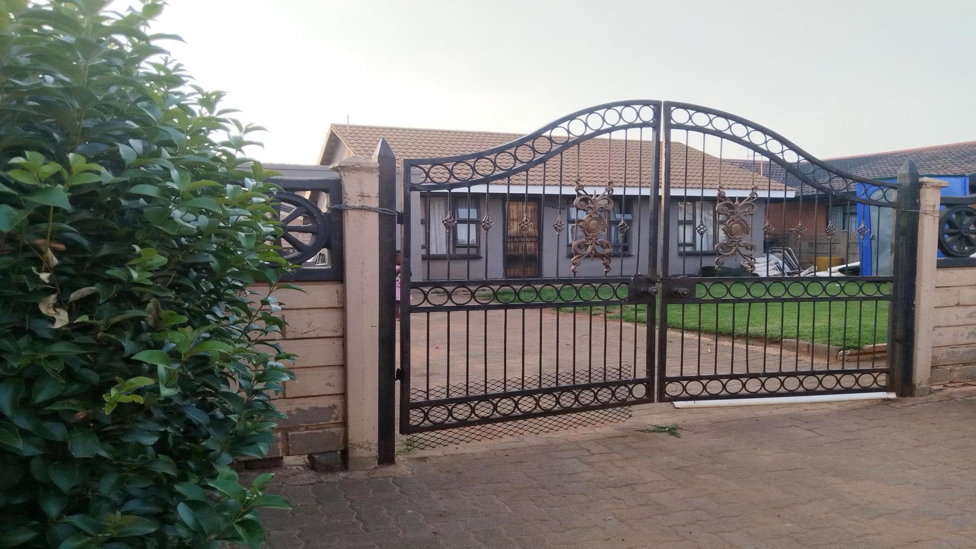 Front View of property in Sebokeng