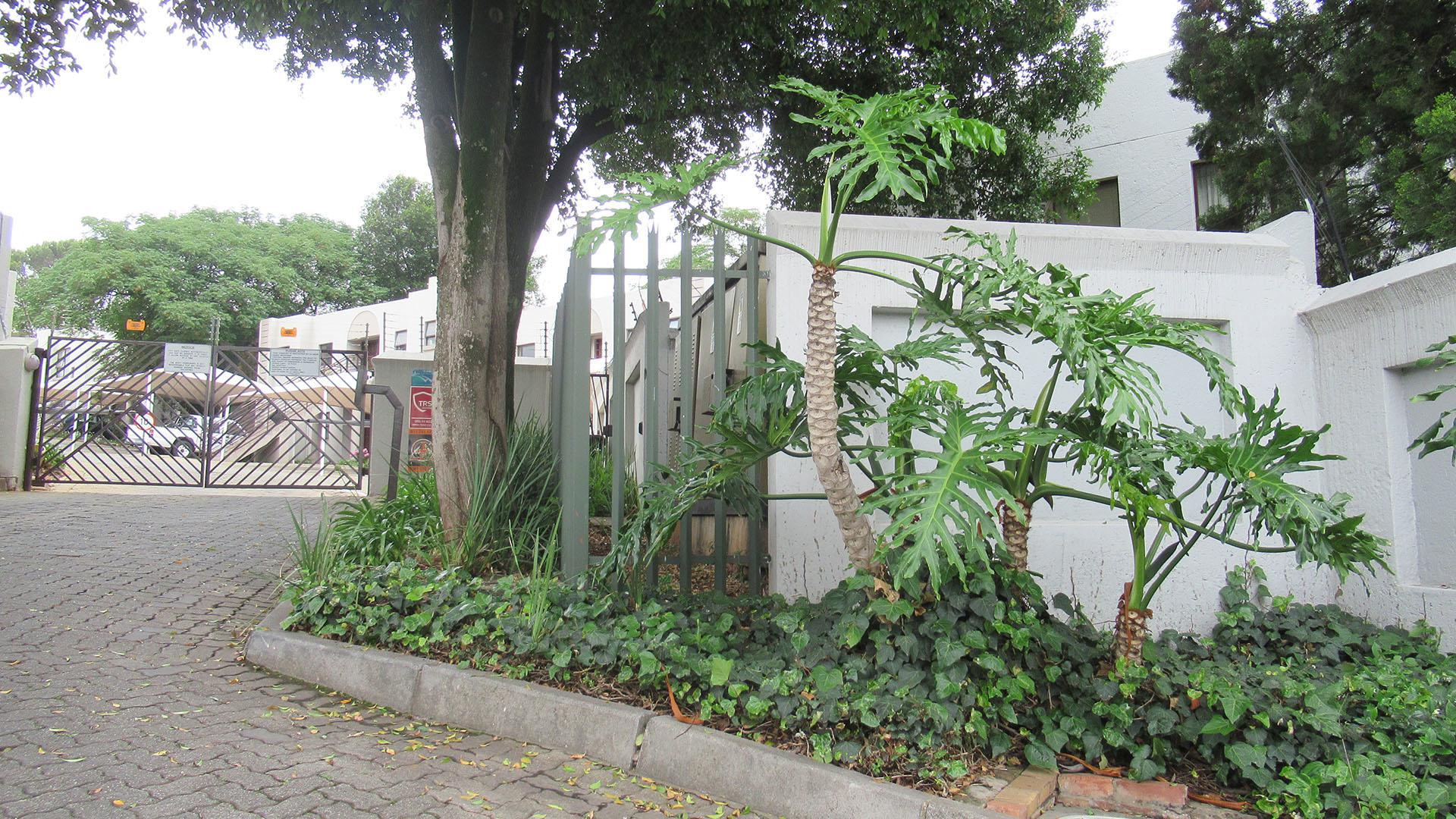 Front View of property in Paulshof