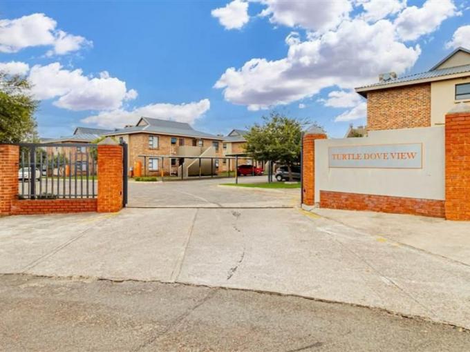 2 Bedroom Simplex for Sale For Sale in Albertsdal - MR698460