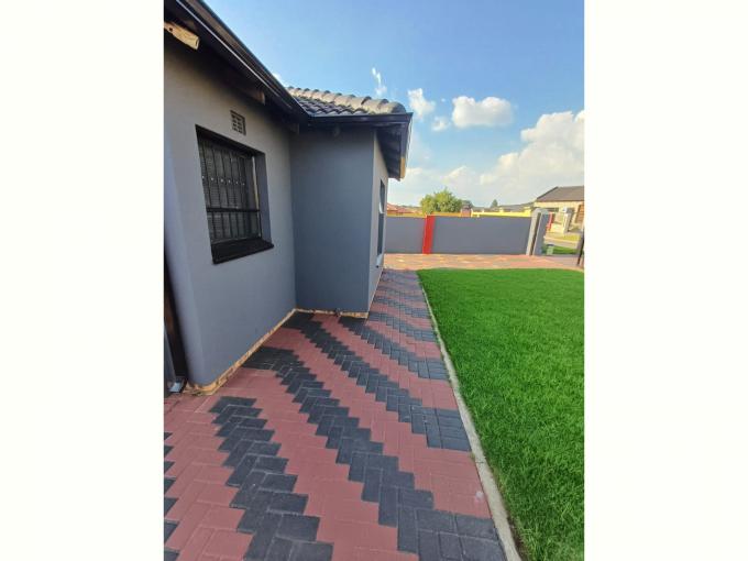 3 Bedroom House for Sale For Sale in Witpoortjie - MR698474