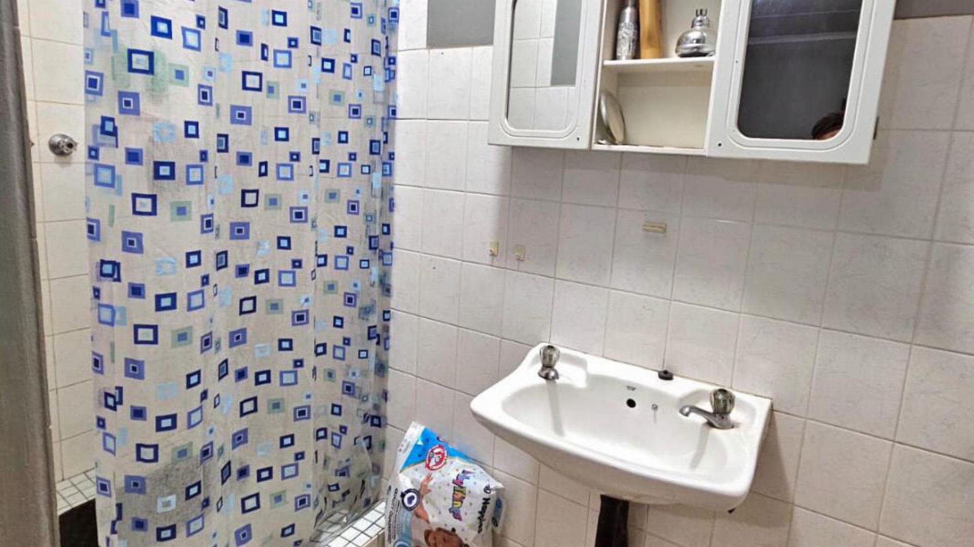 Bathroom 2 of property in Pretoria North