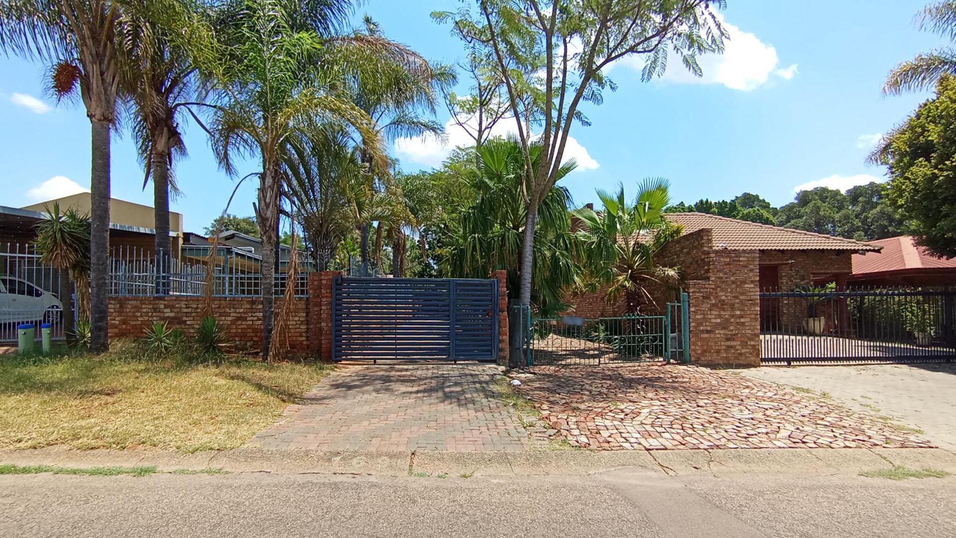 Front View of property in Pretoria North