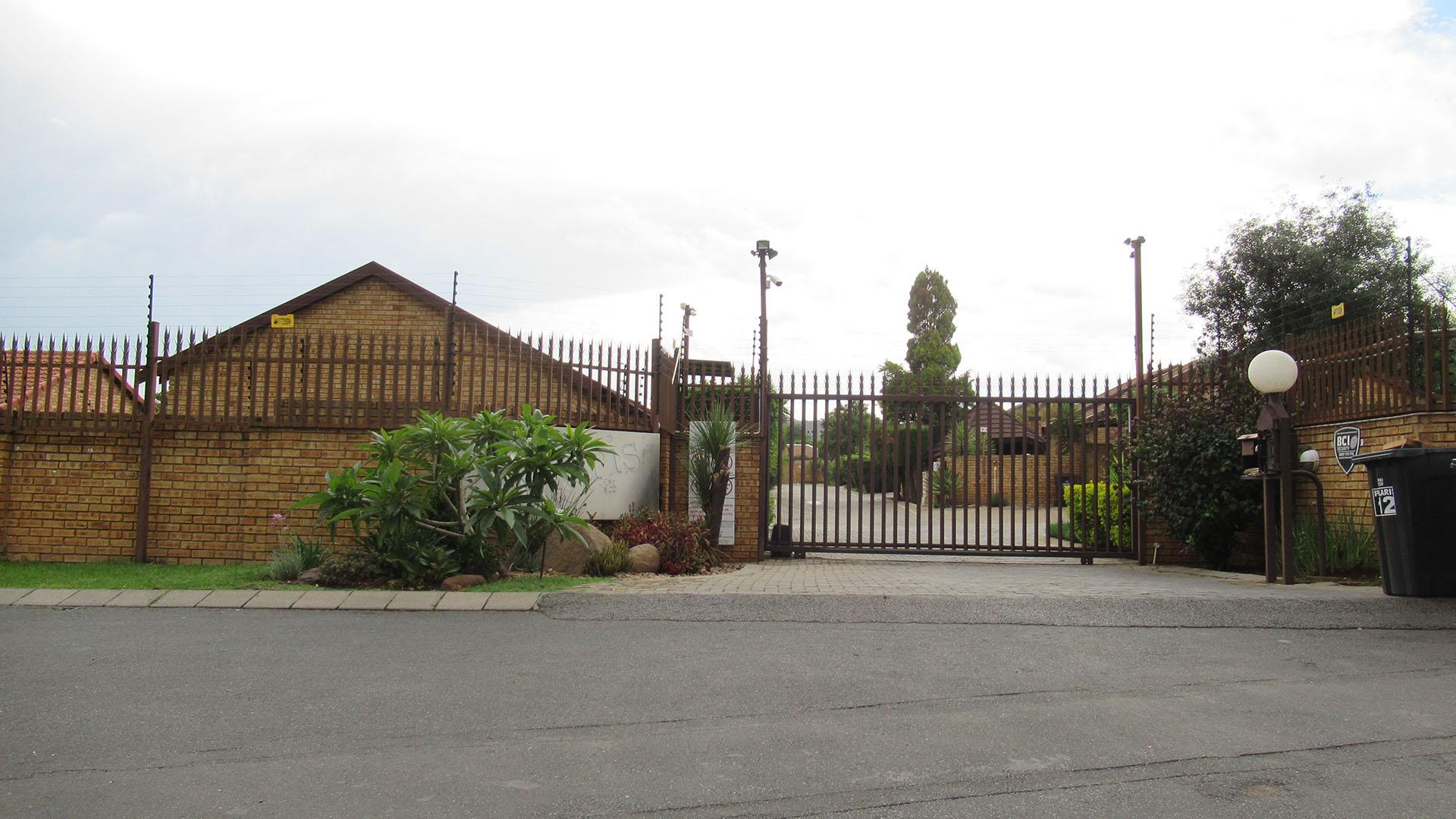 Front View of property in Wilgeheuwel 