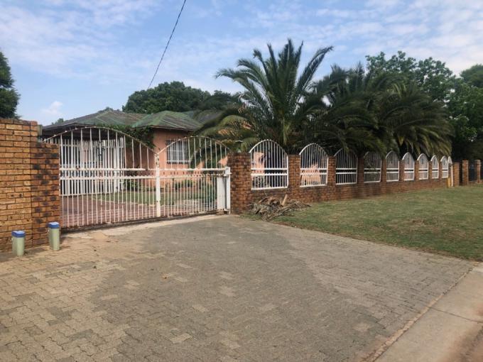 3 Bedroom House for Sale For Sale in Delville - MR698566