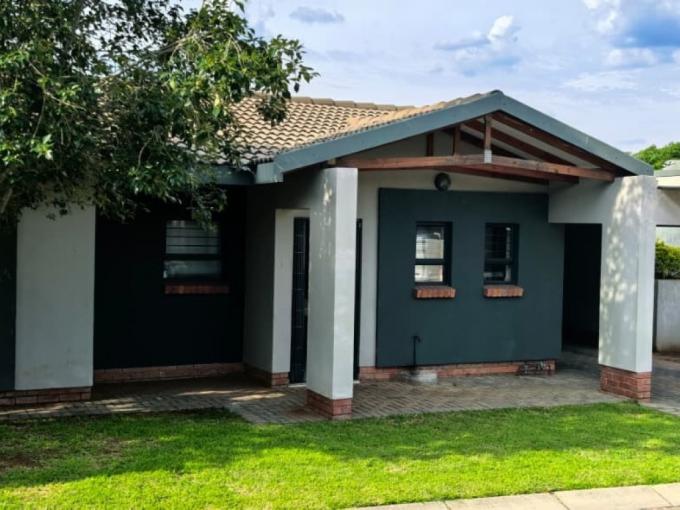 3 Bedroom Simplex for Sale For Sale in Waterval East - MR698572