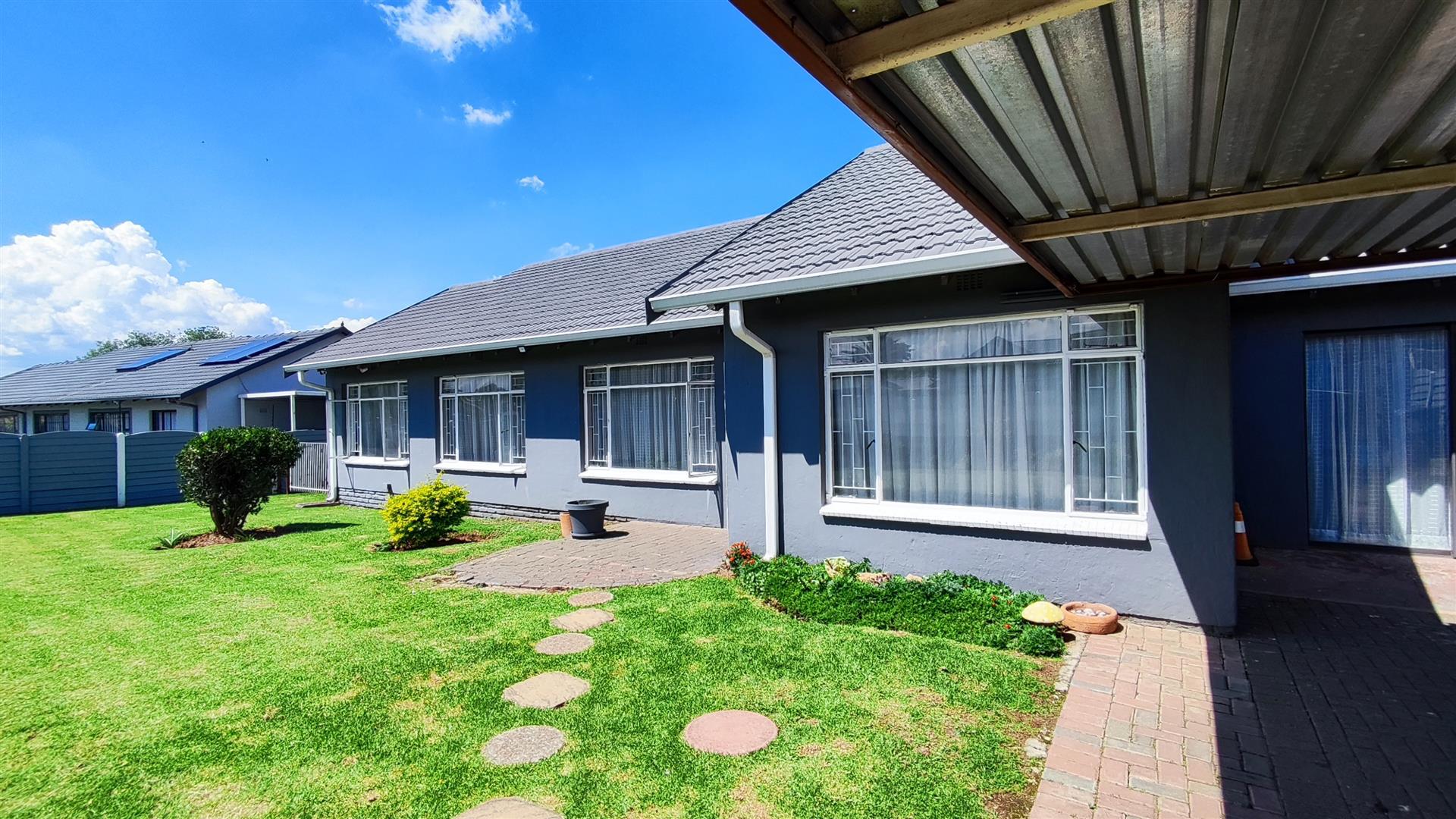 Front View of property in Brackendowns