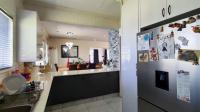 Kitchen - 13 square meters of property in Brackendowns