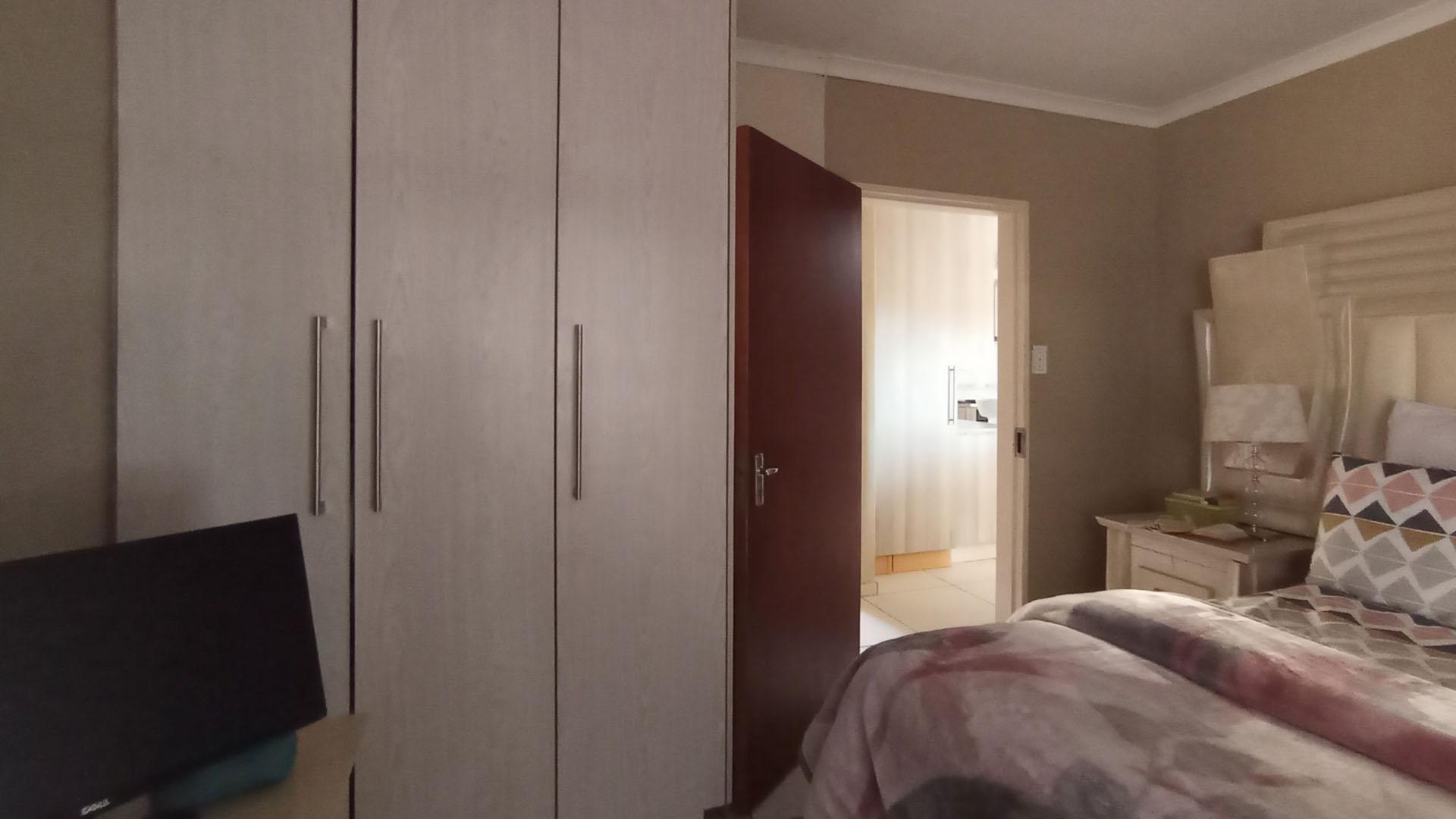 Bed Room 1 - 13 square meters of property in Amberfield