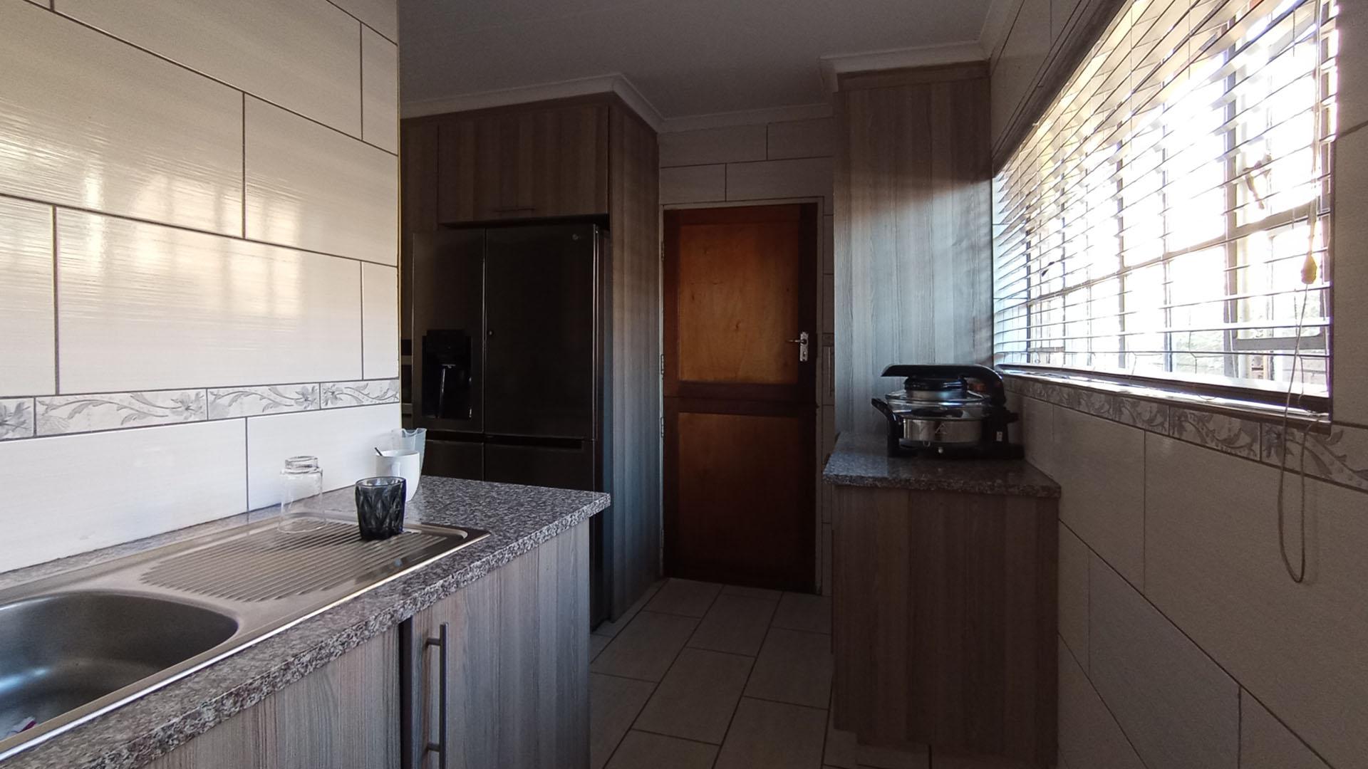 Scullery - 8 square meters of property in Amberfield