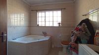 Main Bathroom - 9 square meters of property in Amberfield