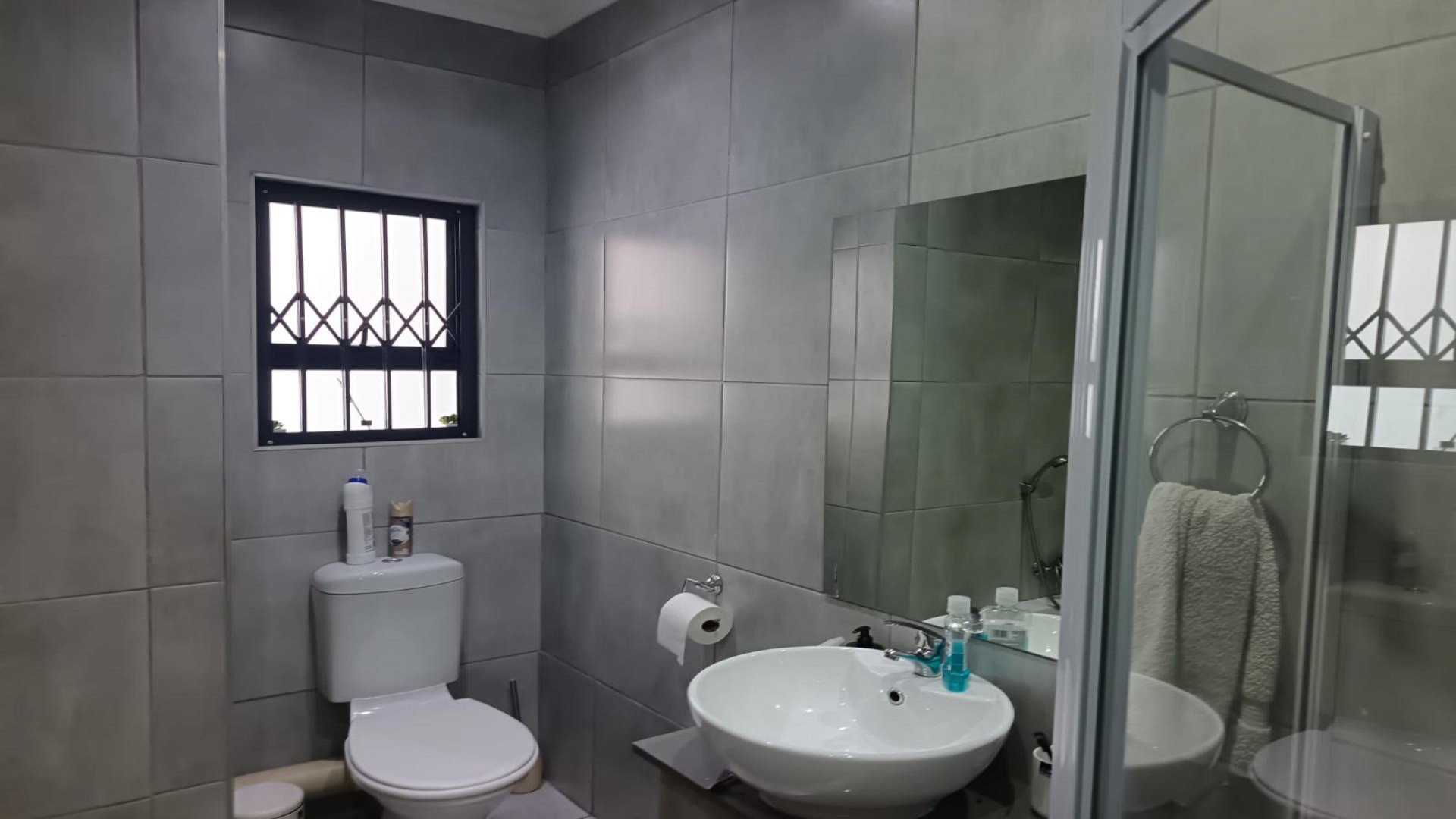 Bathroom 1 of property in Pretoria North