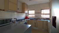 Kitchen - 9 square meters of property in Willow Park Manor