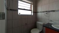 Main Bathroom - 4 square meters of property in Willow Park Manor