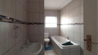 Main Bathroom - 4 square meters of property in Willow Park Manor