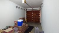 Garage - 21 square meters of property in Willow Park Manor
