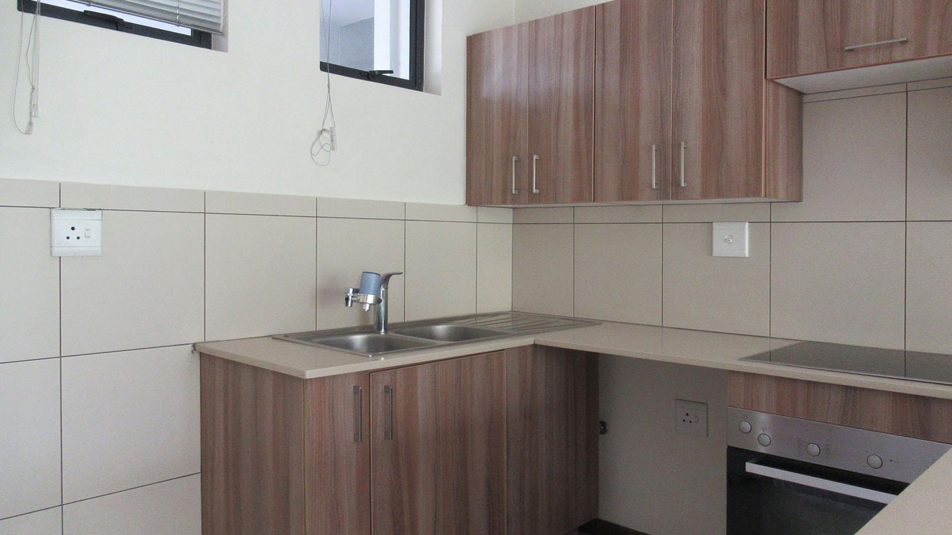 Kitchen - 10 square meters of property in Jackal Creek Golf Estate
