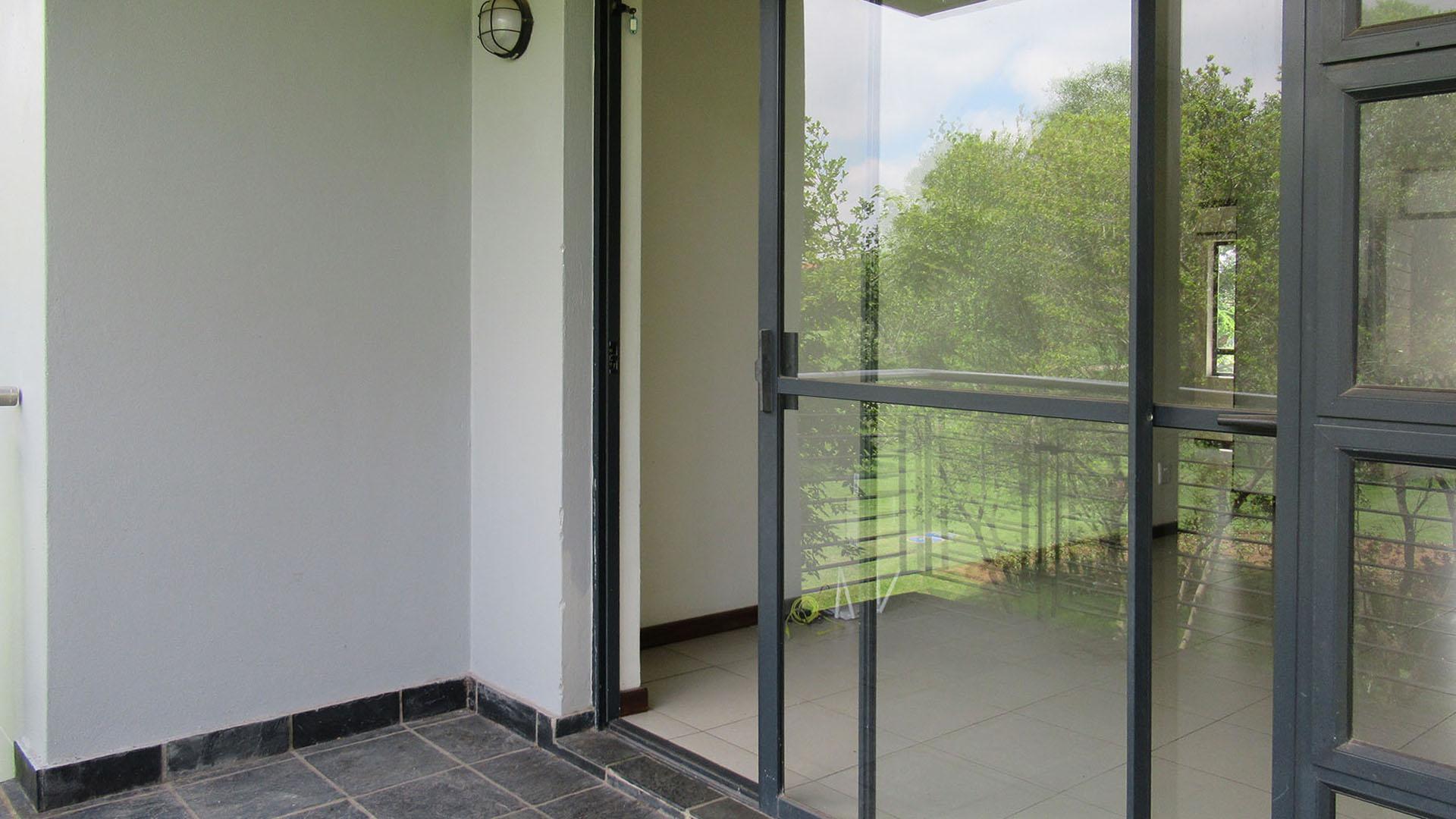 Balcony - 6 square meters of property in Jackal Creek Golf Estate