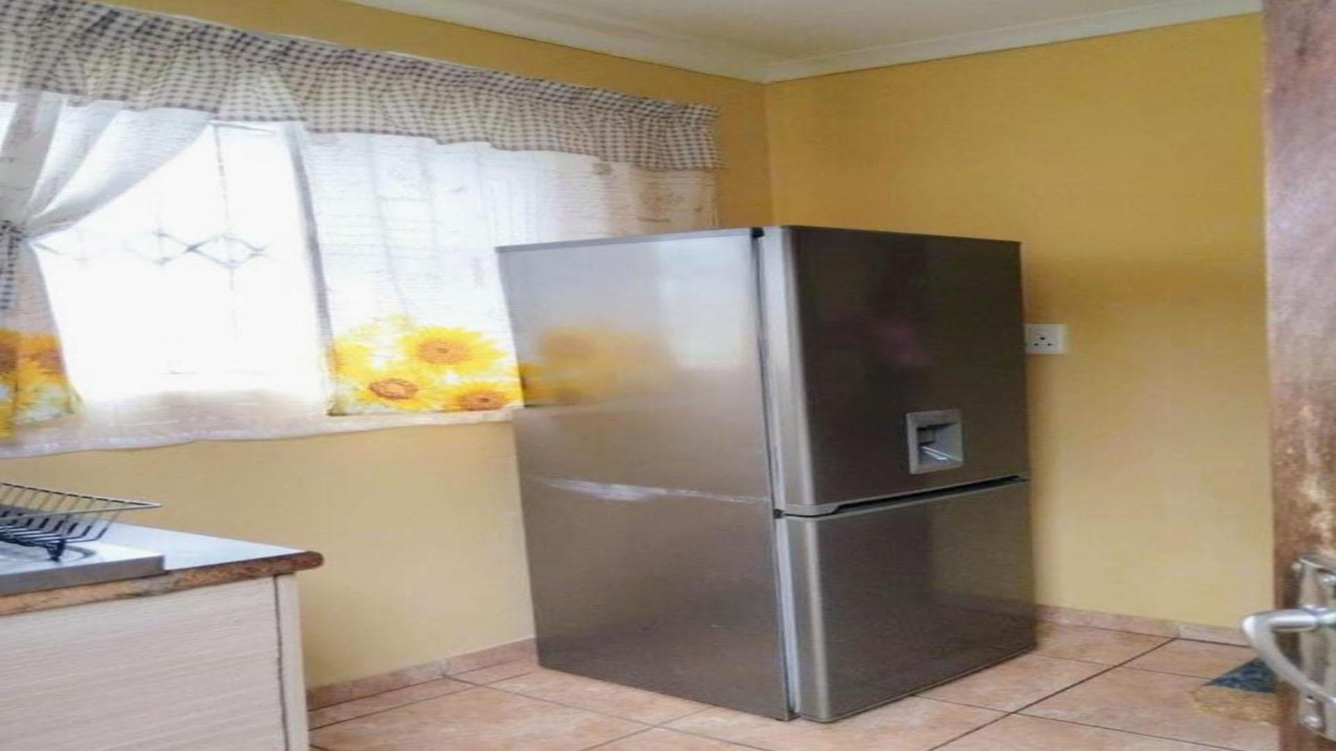 Kitchen of property in Soshanguve East