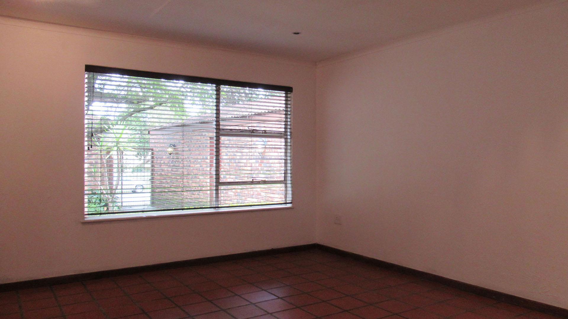 Lounges - 61 square meters of property in Northwold