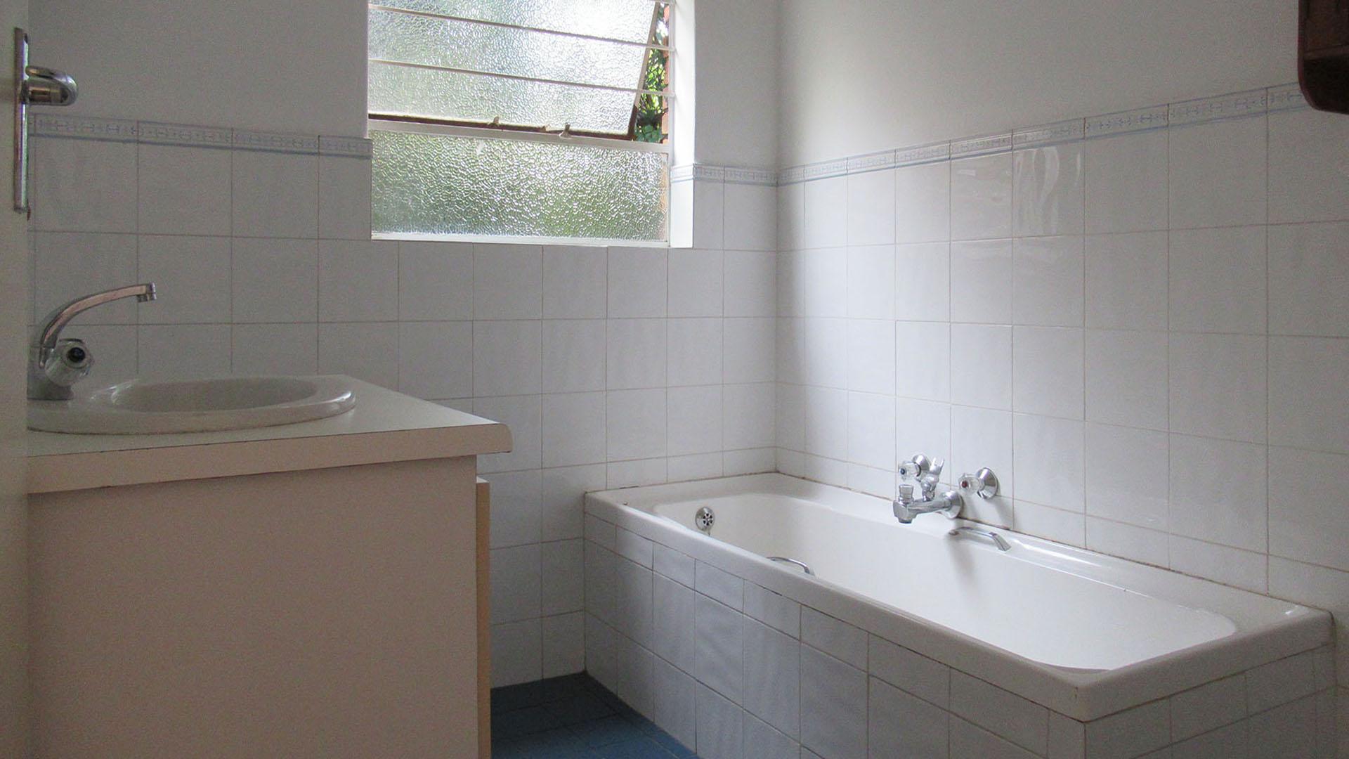 Bathroom 1 - 5 square meters of property in Northwold