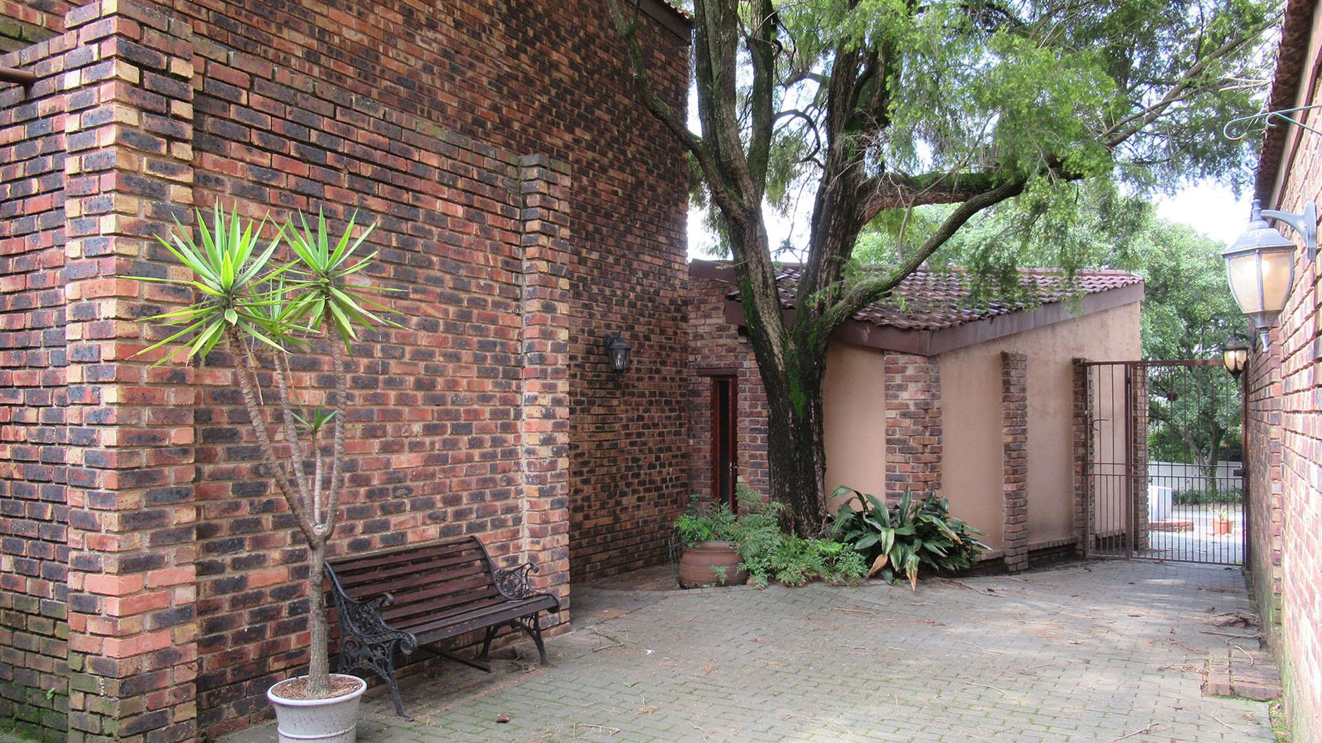 Front View of property in Northwold