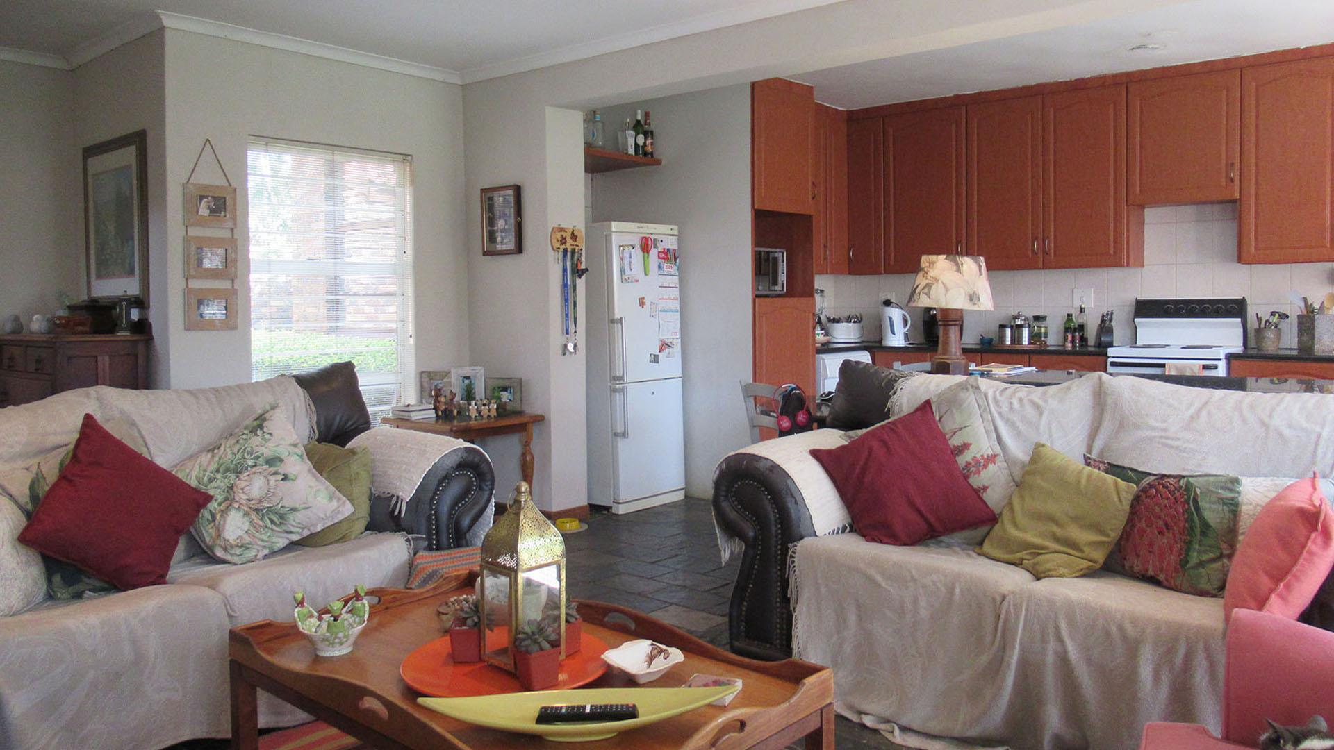 Lounges - 61 square meters of property in Northwold