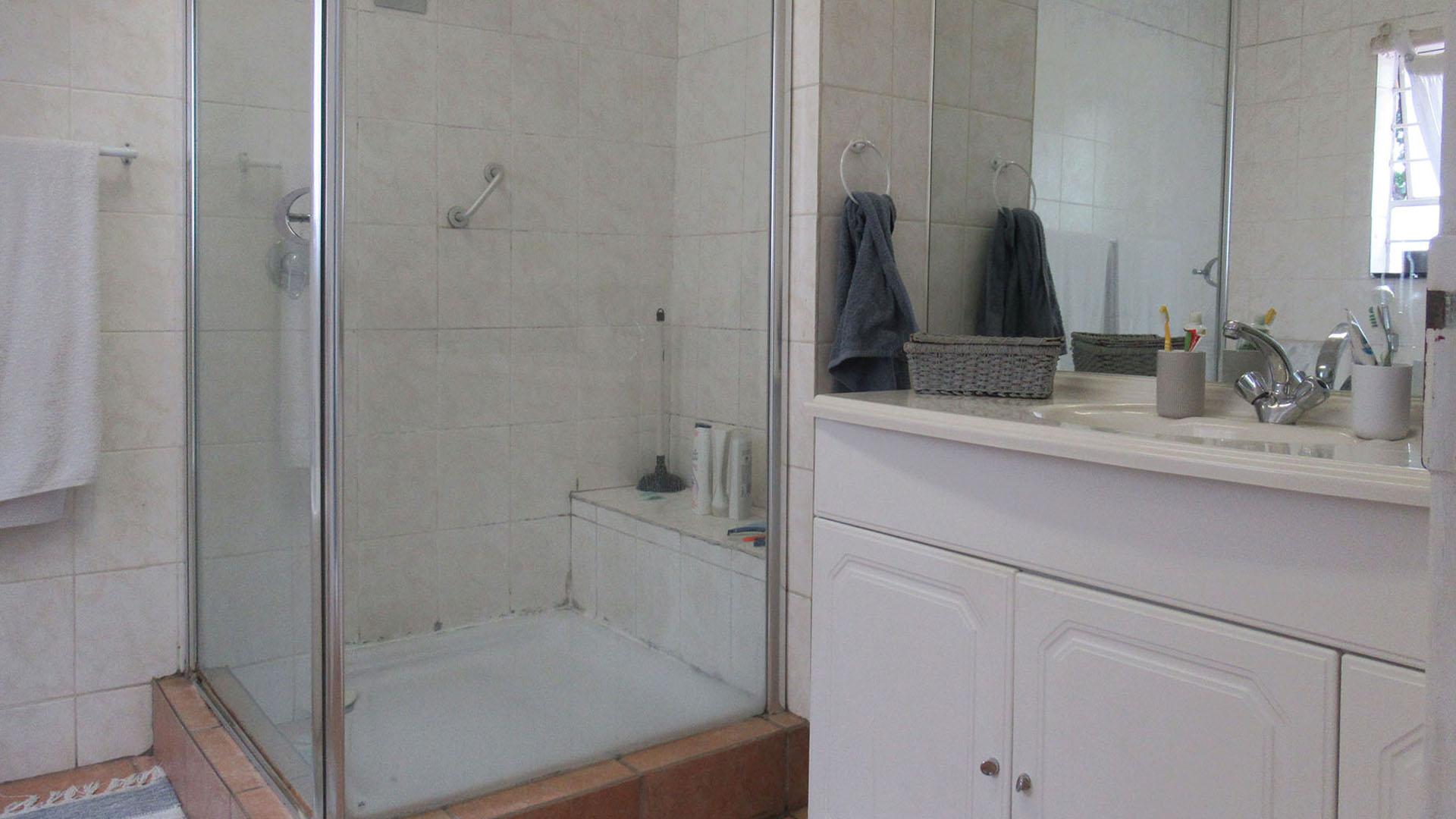 Main Bathroom - 16 square meters of property in Northwold