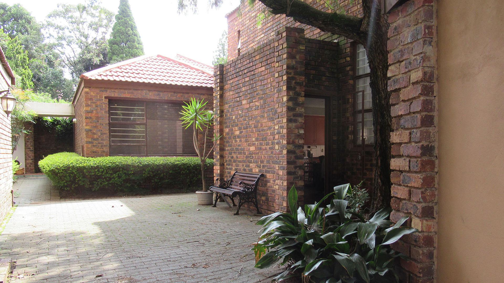 Front View of property in Northwold