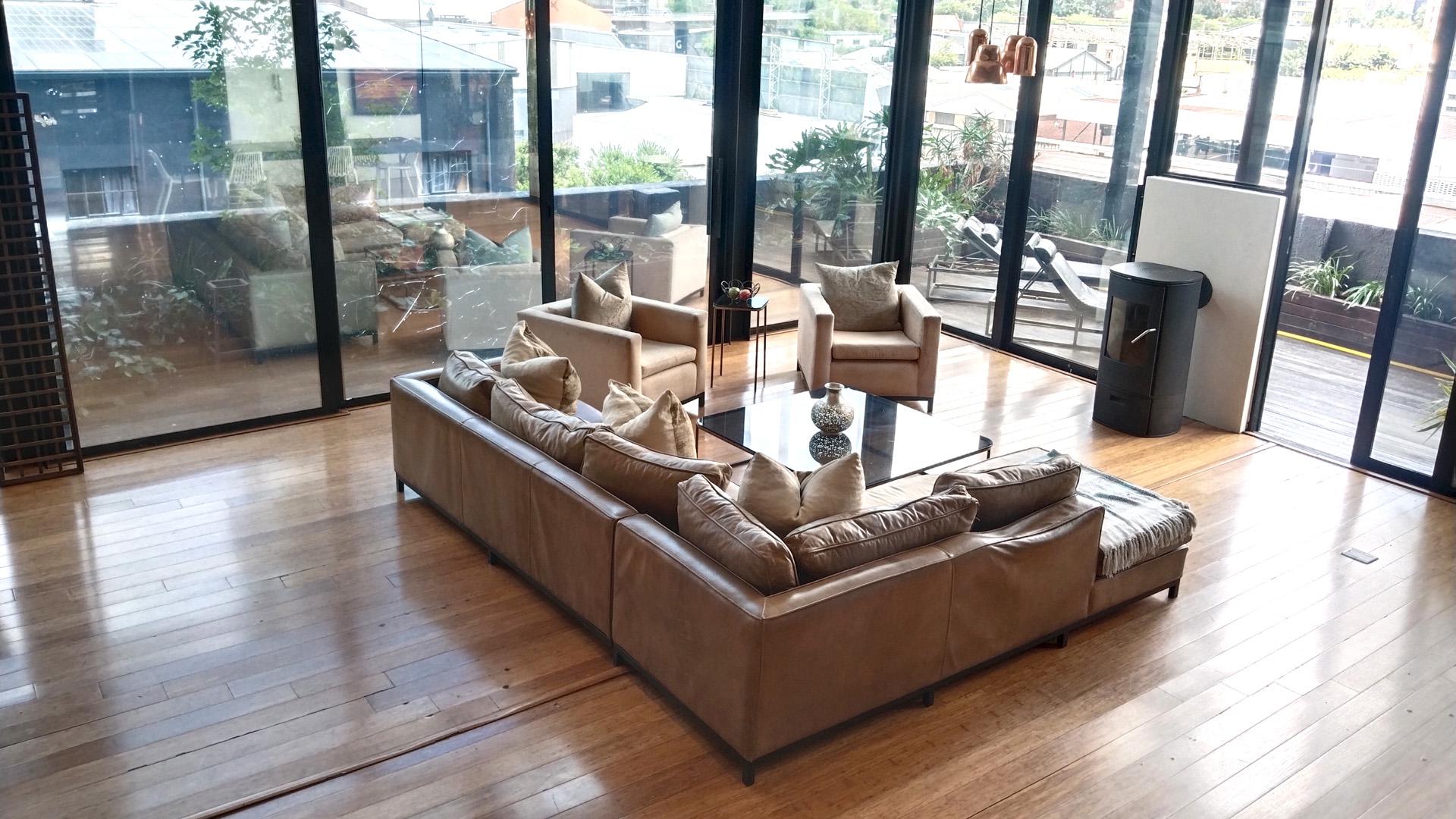 Lounges of property in City and Suburban