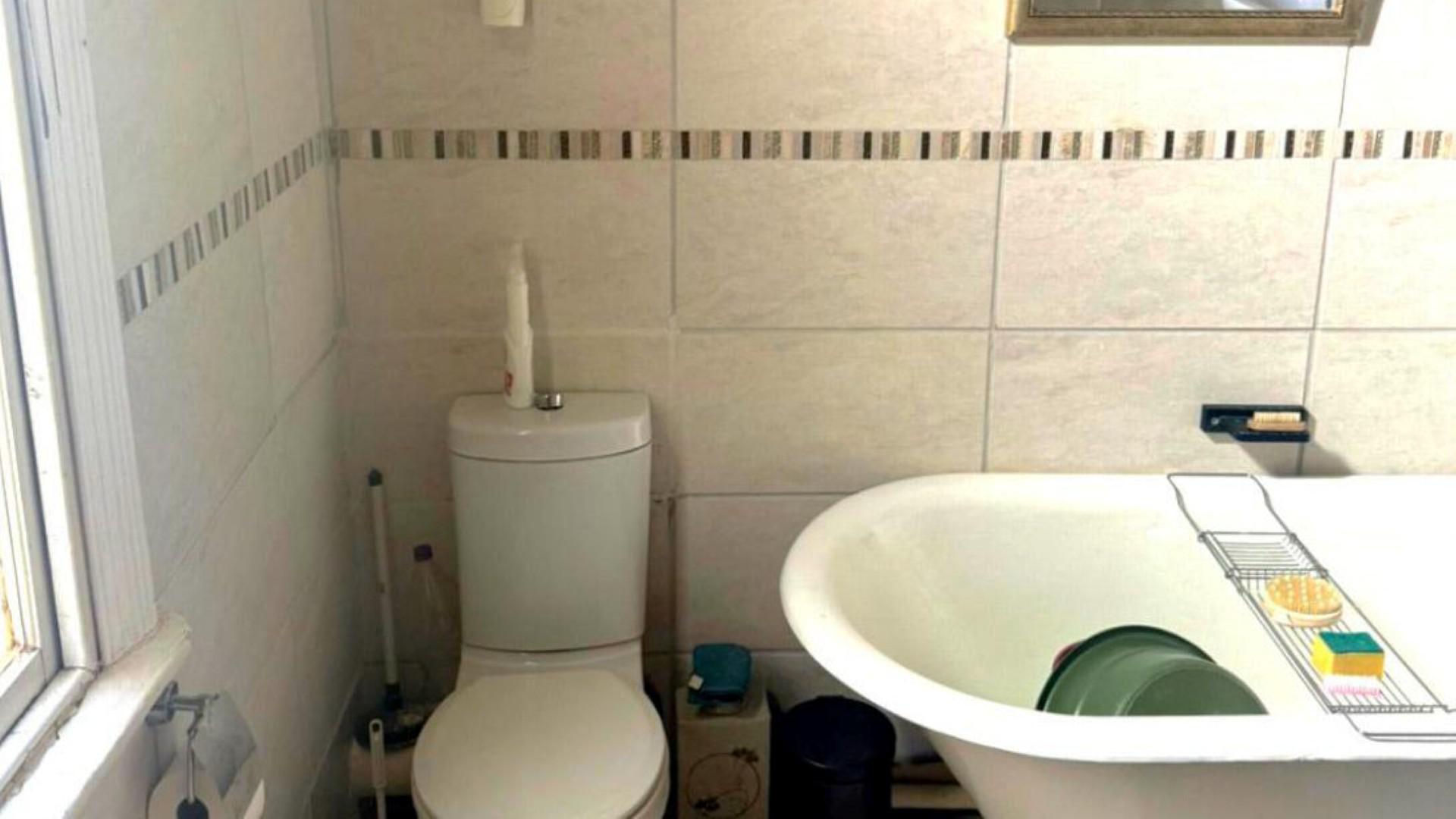 Bathroom 2 of property in Jansenville