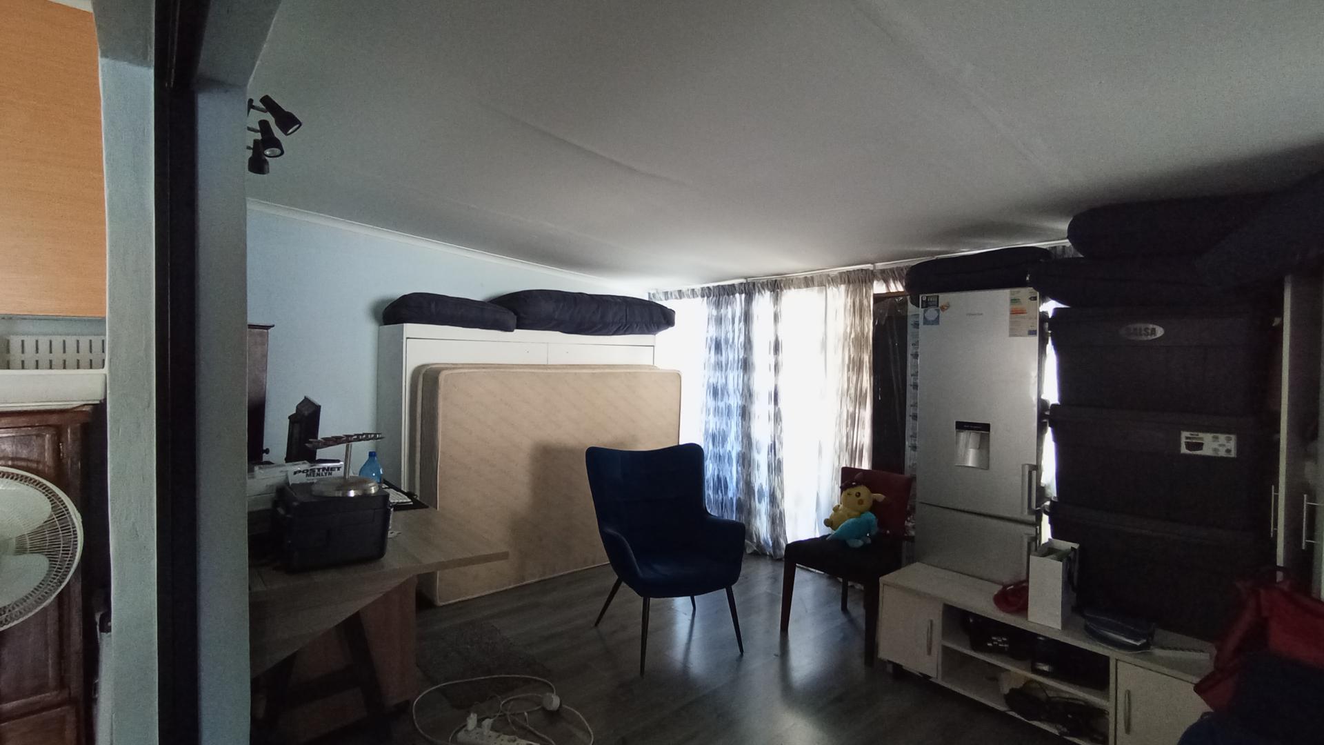 Study - 16 square meters of property in Waterkloof Glen