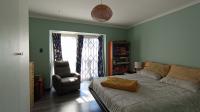 Main Bedroom - 18 square meters of property in Waterkloof Glen