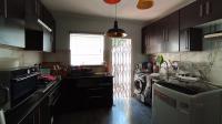 Kitchen - 10 square meters of property in Waterkloof Glen