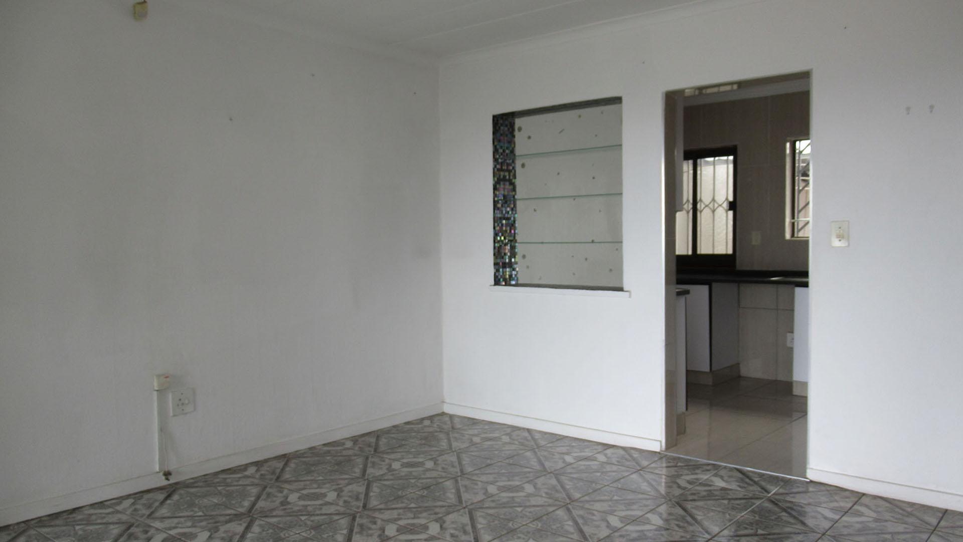 Dining Room - 12 square meters of property in Ridgeway