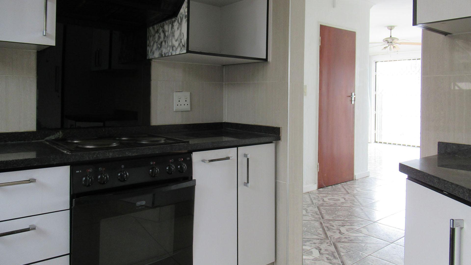 Kitchen - 8 square meters of property in Ridgeway