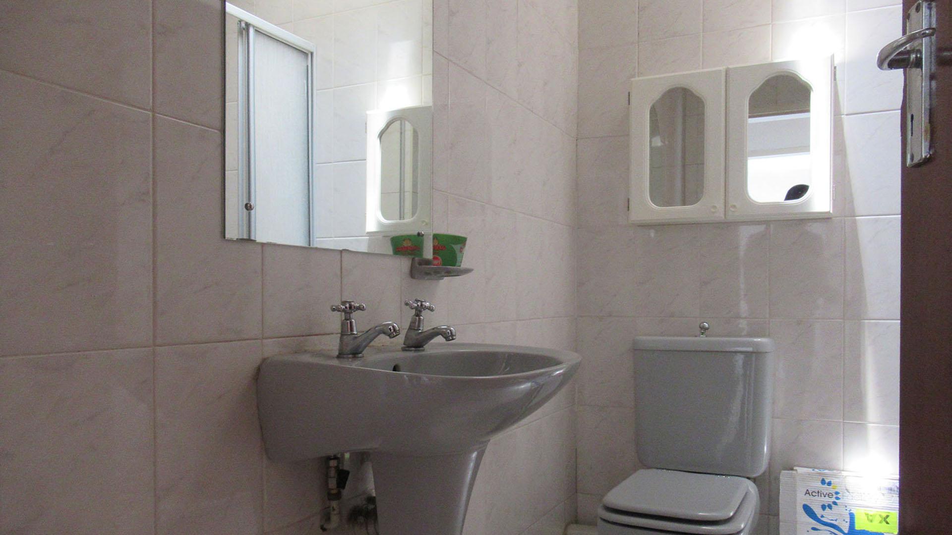 Bathroom 1 - 4 square meters of property in Ridgeway