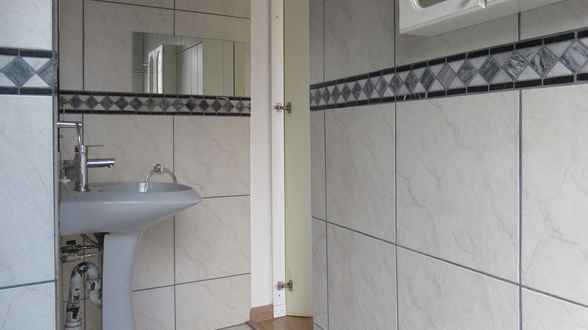 Main Bathroom - 5 square meters of property in Ridgeway