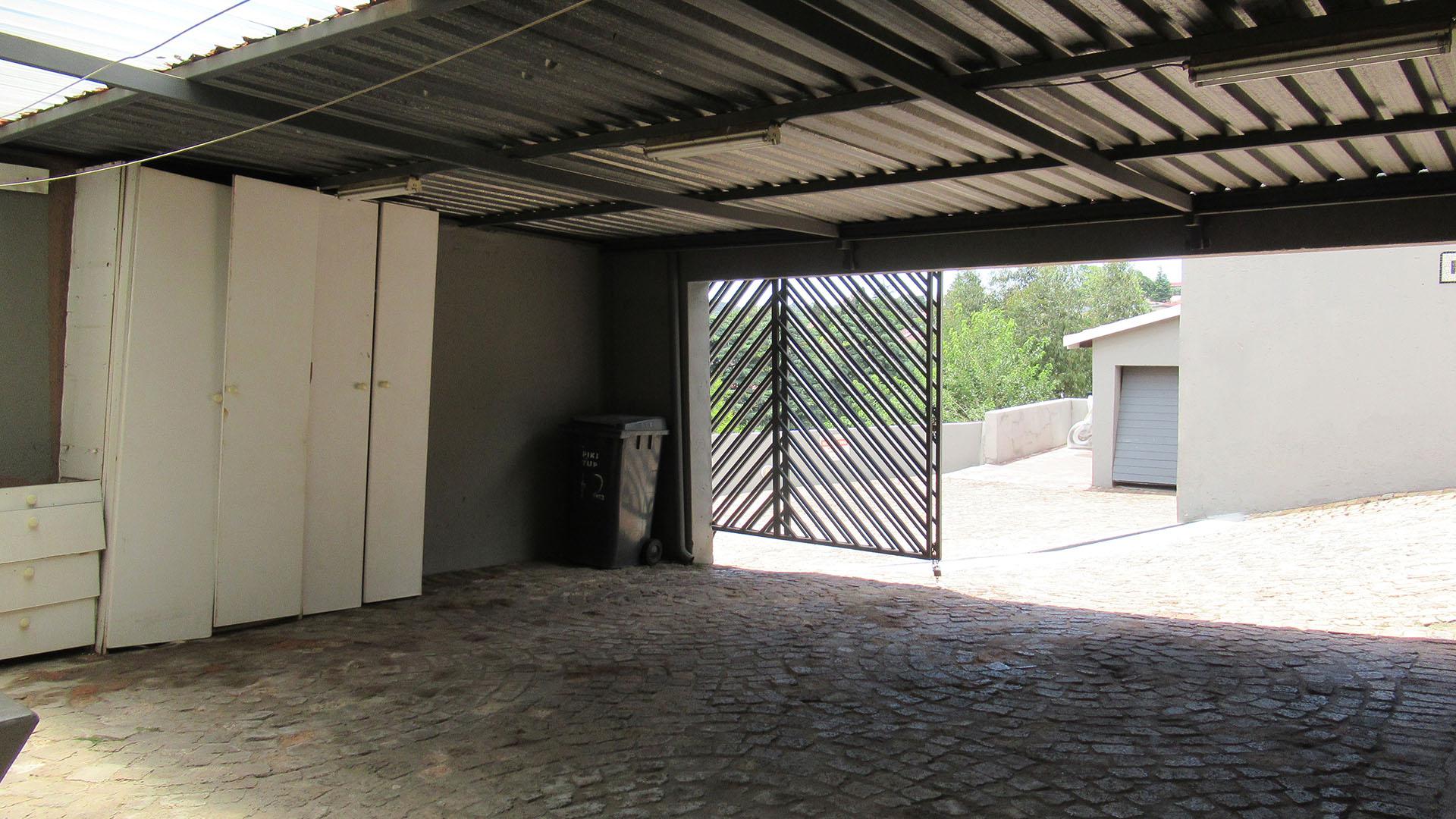 Spaces - 14 square meters of property in Ridgeway