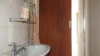 Guest Toilet - 3 square meters of property in Ridgeway