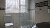 Main Bathroom - 5 square meters of property in Ridgeway