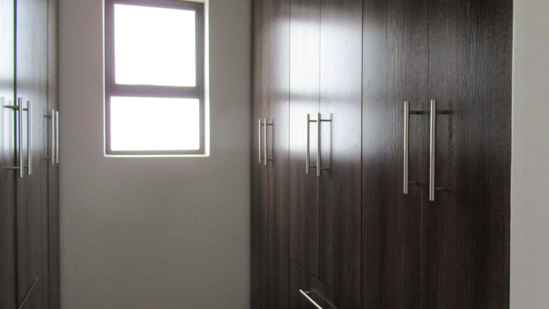 Main Bedroom - 24 square meters of property in Elandspark