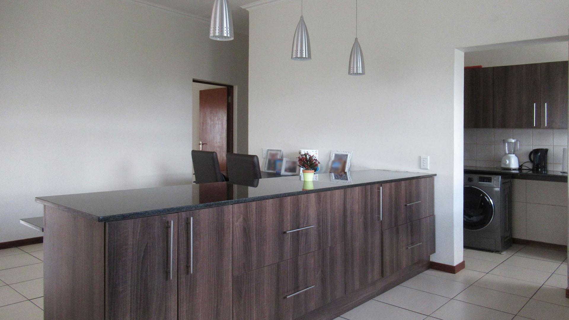 Kitchen - 18 square meters of property in Elandspark