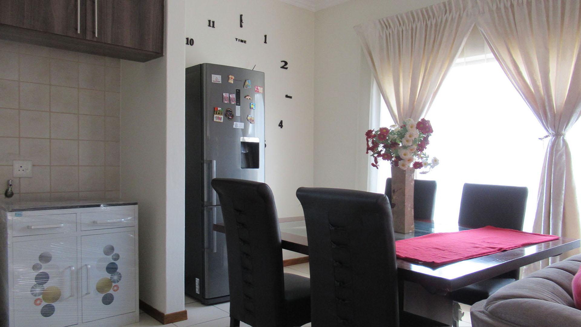 Dining Room - 9 square meters of property in Elandspark